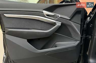 Внедорожник / Кроссовер Audi Q8 e-tron 2023 в 