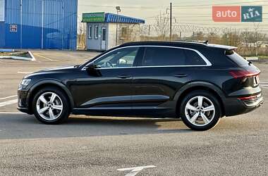 Внедорожник / Кроссовер Audi Q8 e-tron 2023 в 