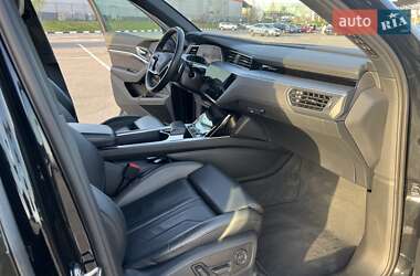Внедорожник / Кроссовер Audi Q8 e-tron 2023 в 