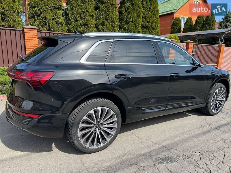 Внедорожник / Кроссовер Audi Q8 e-tron 2023 в Виннице