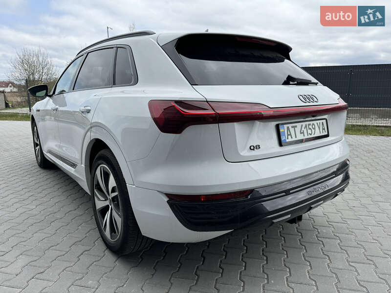 Позашляховик / Кросовер Audi Q8 e-tron 2023 в Івано-Франківську