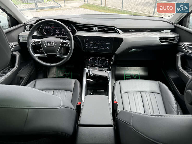 Позашляховик / Кросовер Audi Q8 e-tron 2023 в Івано-Франківську