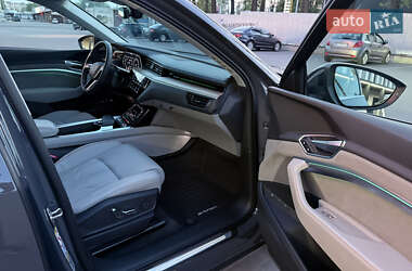 Внедорожник / Кроссовер Audi Q8 e-tron 2023 в 