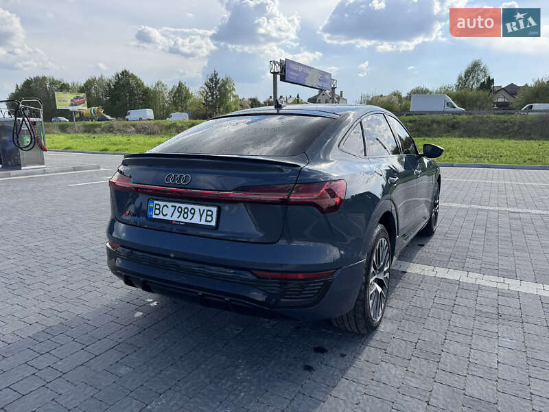 Позашляховик / Кросовер Audi Q8 e-tron 2023 в Львові