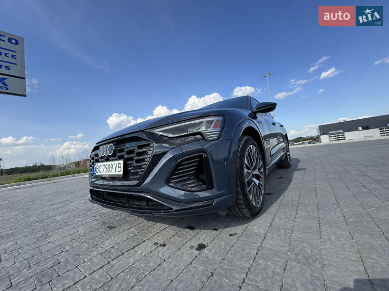 Позашляховик / Кросовер Audi Q8 e-tron 2023 в Львові