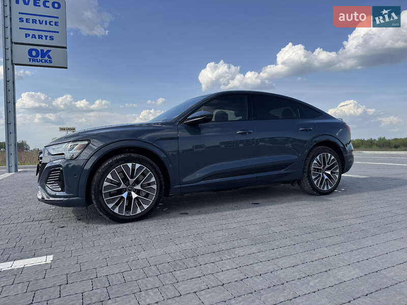 Позашляховик / Кросовер Audi Q8 e-tron 2023 в Львові