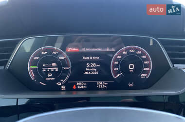 Внедорожник / Кроссовер Audi Q8 e-tron 2023 в 