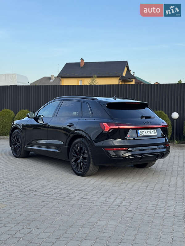 Внедорожник / Кроссовер Audi Q8 e-tron 2023 в Львове