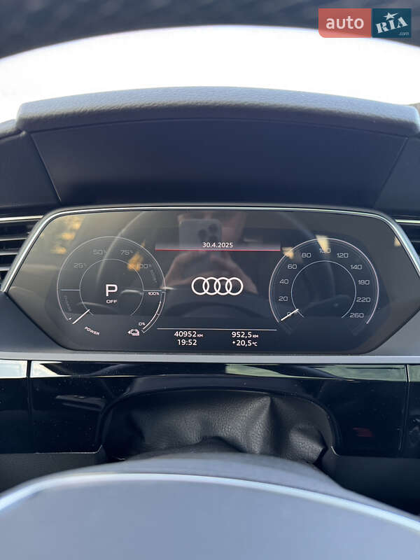 Внедорожник / Кроссовер Audi Q8 e-tron 2023 в Львове