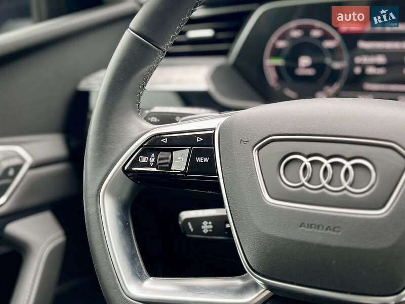 Позашляховик / Кросовер Audi Q8 e-tron 2023 в Києві