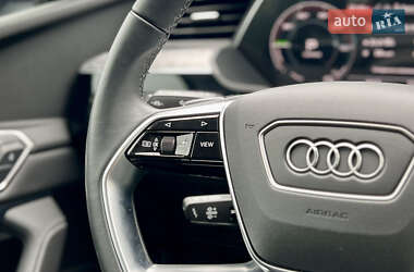 Позашляховик / Кросовер Audi Q8 e-tron 2023 в 