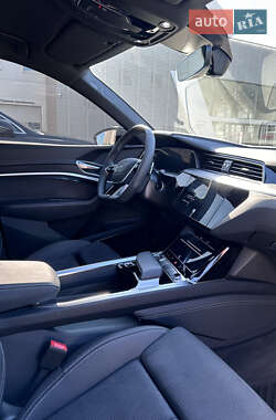 Внедорожник / Кроссовер Audi Q8 e-tron 2023 в 