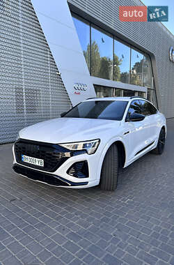 Внедорожник / Кроссовер Audi Q8 e-tron 2023 в 