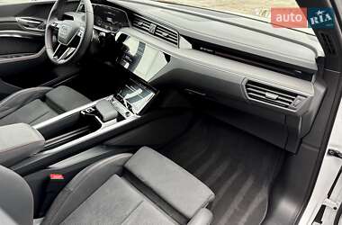 Внедорожник / Кроссовер Audi Q8 e-tron 2024 в 