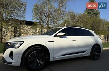 Внедорожник / Кроссовер Audi Q8 e-tron 2024 в Киеве