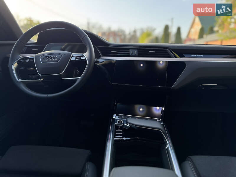 Внедорожник / Кроссовер Audi Q8 e-tron 2024 в Киеве