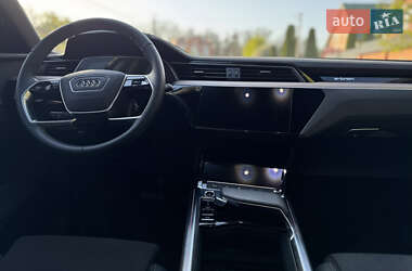 Внедорожник / Кроссовер Audi Q8 e-tron 2024 в 