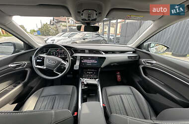Внедорожник / Кроссовер Audi Q8 e-tron 2023 в 
