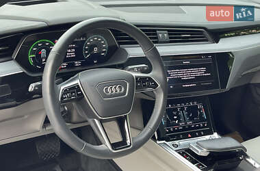 Внедорожник / Кроссовер Audi Q8 e-tron 2024 в 