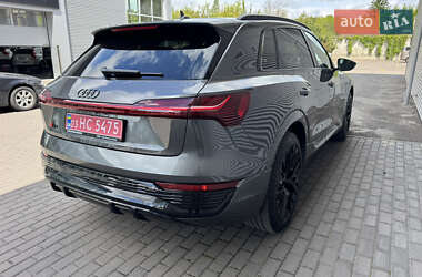Внедорожник / Кроссовер Audi Q8 e-tron 2023 в 
