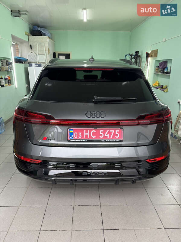 Внедорожник / Кроссовер Audi Q8 e-tron 2023 в Ровно