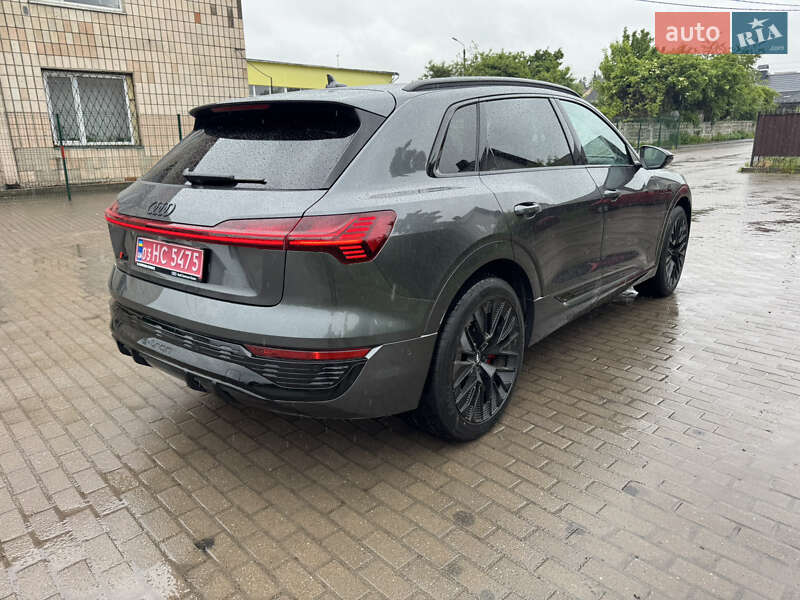 Внедорожник / Кроссовер Audi Q8 e-tron 2023 в Ровно