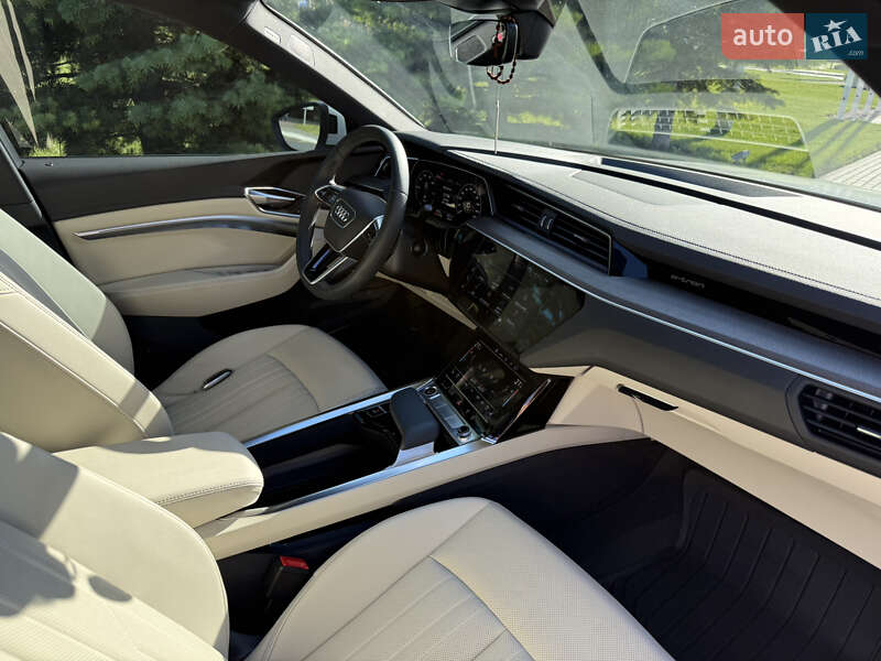 Внедорожник / Кроссовер Audi Q8 e-tron 2023 в Одессе