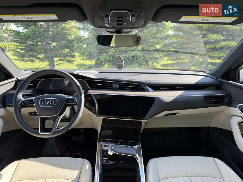 Внедорожник / Кроссовер Audi Q8 e-tron 2023 в Одессе