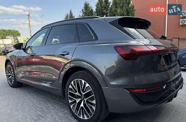 Внедорожник / Кроссовер Audi Q8 e-tron 2023 в 
