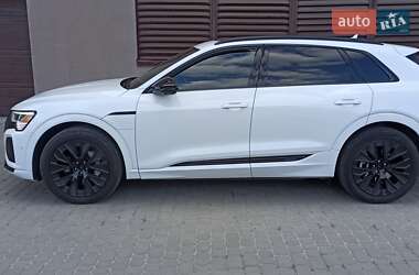 Внедорожник / Кроссовер Audi Q8 e-tron 2024 в 