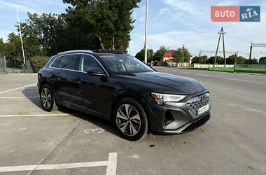 Внедорожник / Кроссовер Audi Q8 e-tron 2023 в 