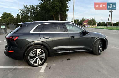 Внедорожник / Кроссовер Audi Q8 e-tron 2023 в 