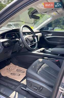 Внедорожник / Кроссовер Audi Q8 e-tron 2024 в 