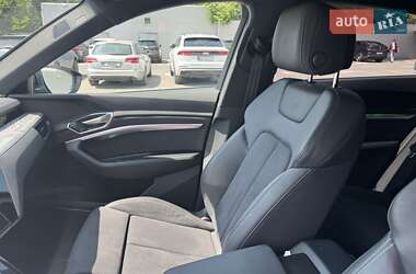 Внедорожник / Кроссовер Audi Q8 e-tron 2023 в 