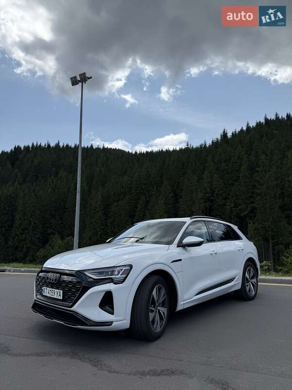 Внедорожник / Кроссовер Audi Q8 e-tron 2023 в Буковеле