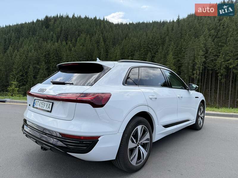 Внедорожник / Кроссовер Audi Q8 e-tron 2023 в Буковеле