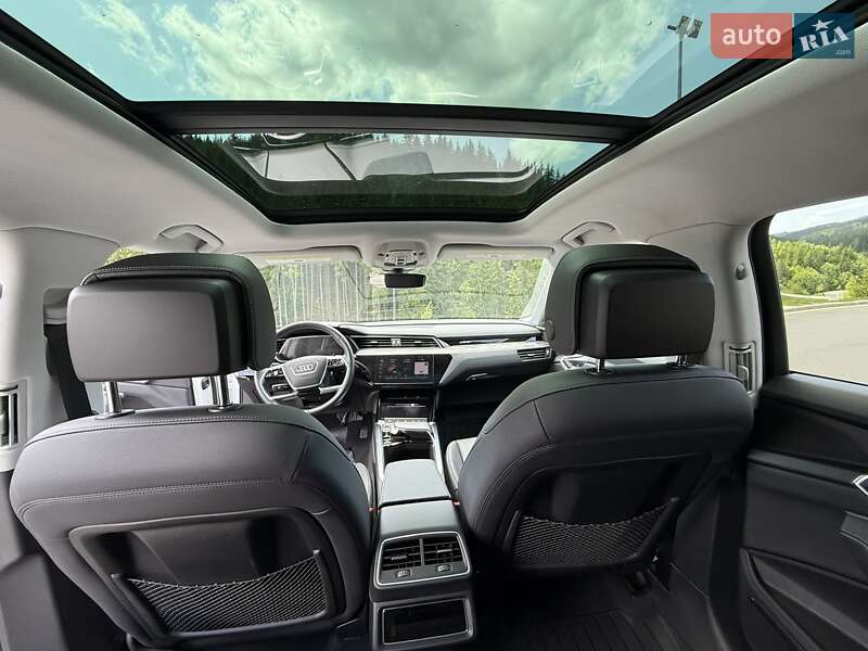 Внедорожник / Кроссовер Audi Q8 e-tron 2023 в Буковеле