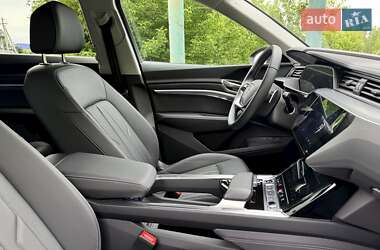 Внедорожник / Кроссовер Audi Q8 e-tron 2024 в 