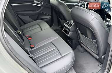 Внедорожник / Кроссовер Audi Q8 e-tron 2024 в 