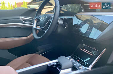 Внедорожник / Кроссовер Audi Q8 e-tron 2023 в 