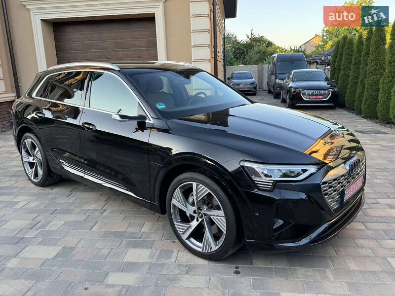 Внедорожник / Кроссовер Audi Q8 e-tron 2023 в Черновцах
