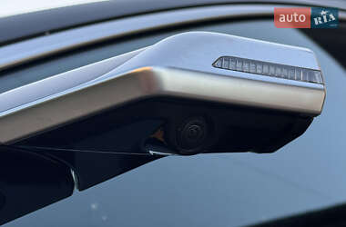 Позашляховик / Кросовер Audi Q8 e-tron 2023 в 