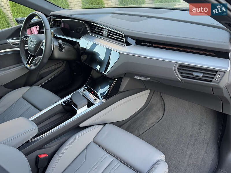 Внедорожник / Кроссовер Audi Q8 e-tron 2023 в Черновцах