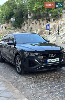 Внедорожник / Кроссовер Audi Q8 e-tron 2023 в 