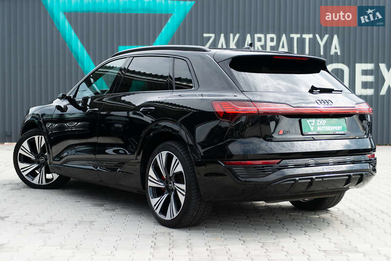 Внедорожник / Кроссовер Audi Q8 e-tron 2023 в Мукачево