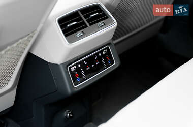 Внедорожник / Кроссовер Audi Q8 e-tron 2023 в 