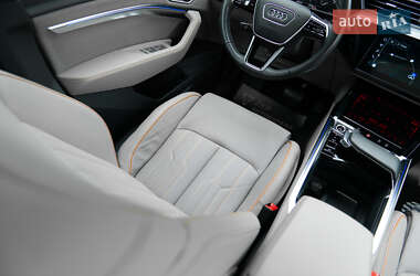 Внедорожник / Кроссовер Audi Q8 e-tron 2023 в 