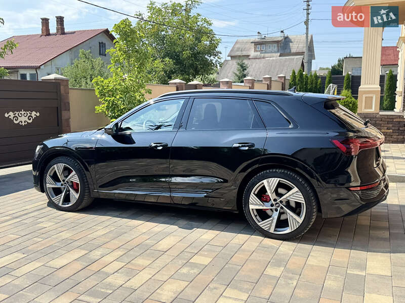 Внедорожник / Кроссовер Audi Q8 e-tron 2023 в Черновцах