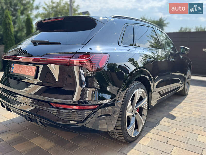 Внедорожник / Кроссовер Audi Q8 e-tron 2023 в Черновцах