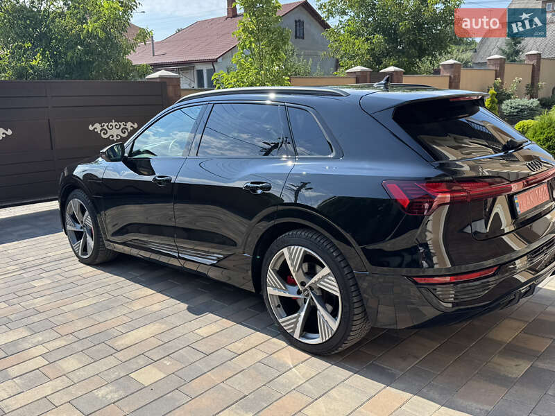 Внедорожник / Кроссовер Audi Q8 e-tron 2023 в Черновцах
